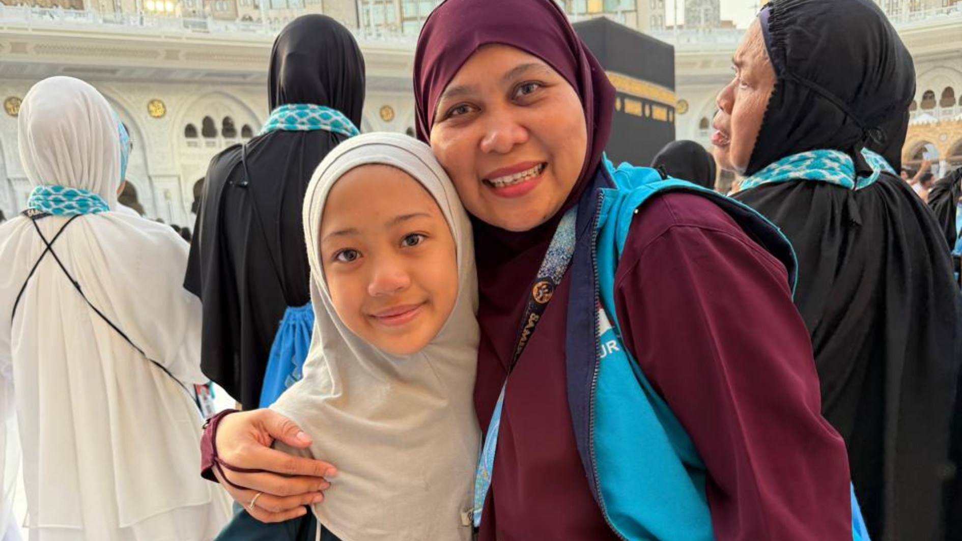 Umroh bersama keluarga bareng samira